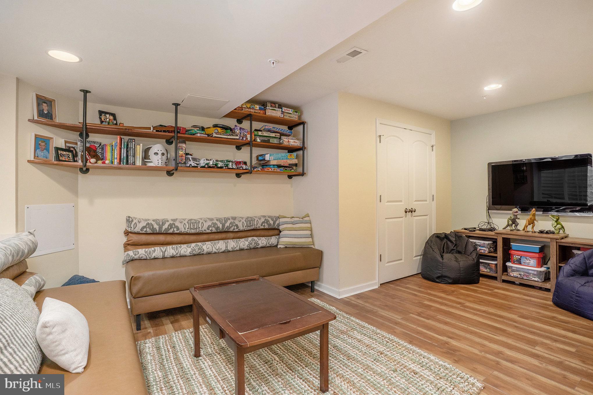 CARRIAGE HILL - Residential Lease