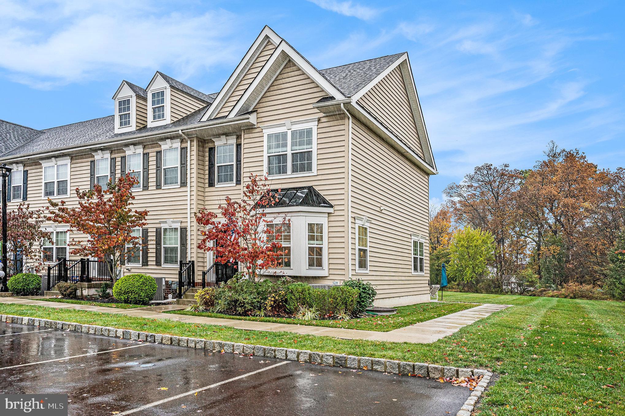 CARRIAGE HILL - Residential Lease