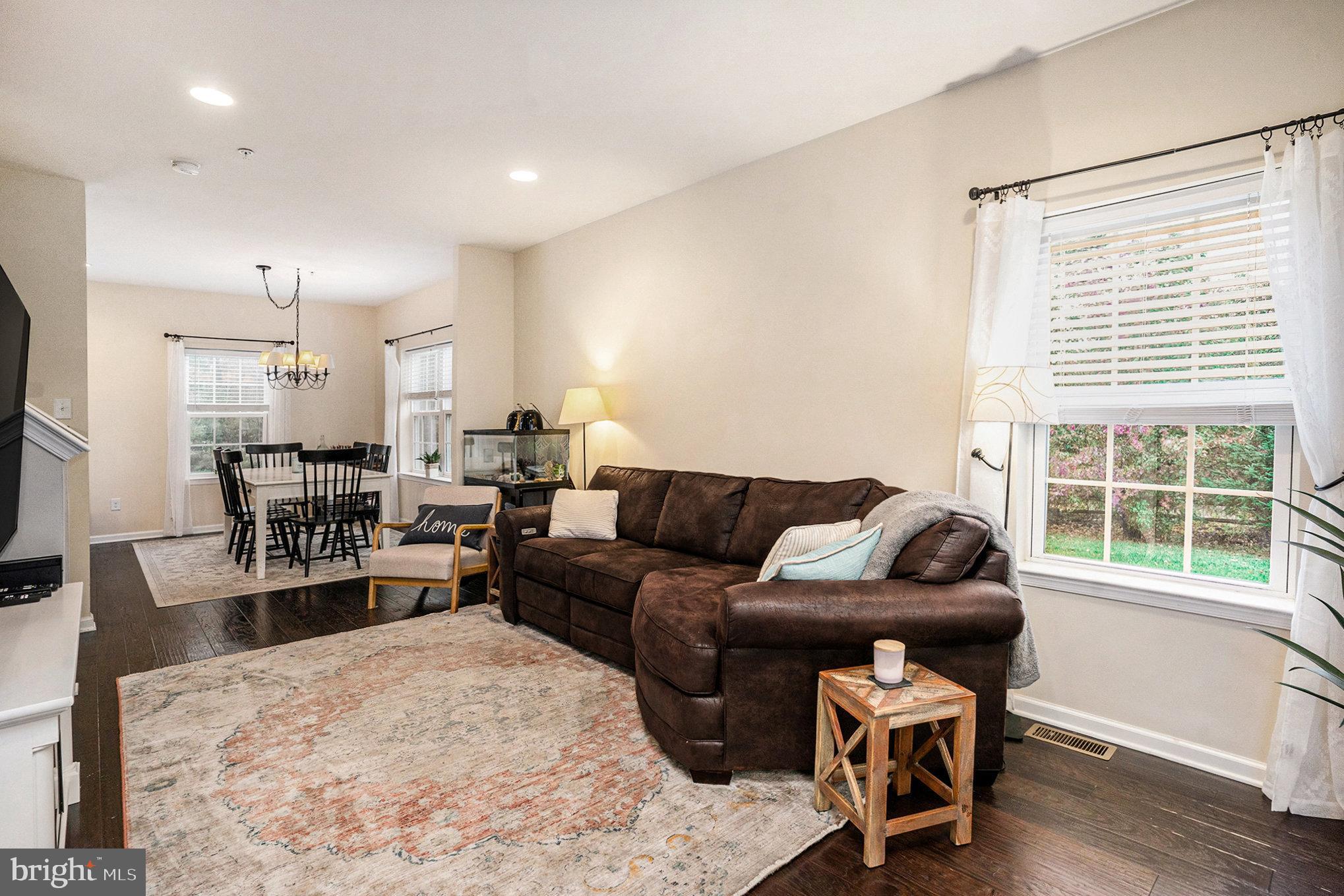 CARRIAGE HILL - Residential Lease