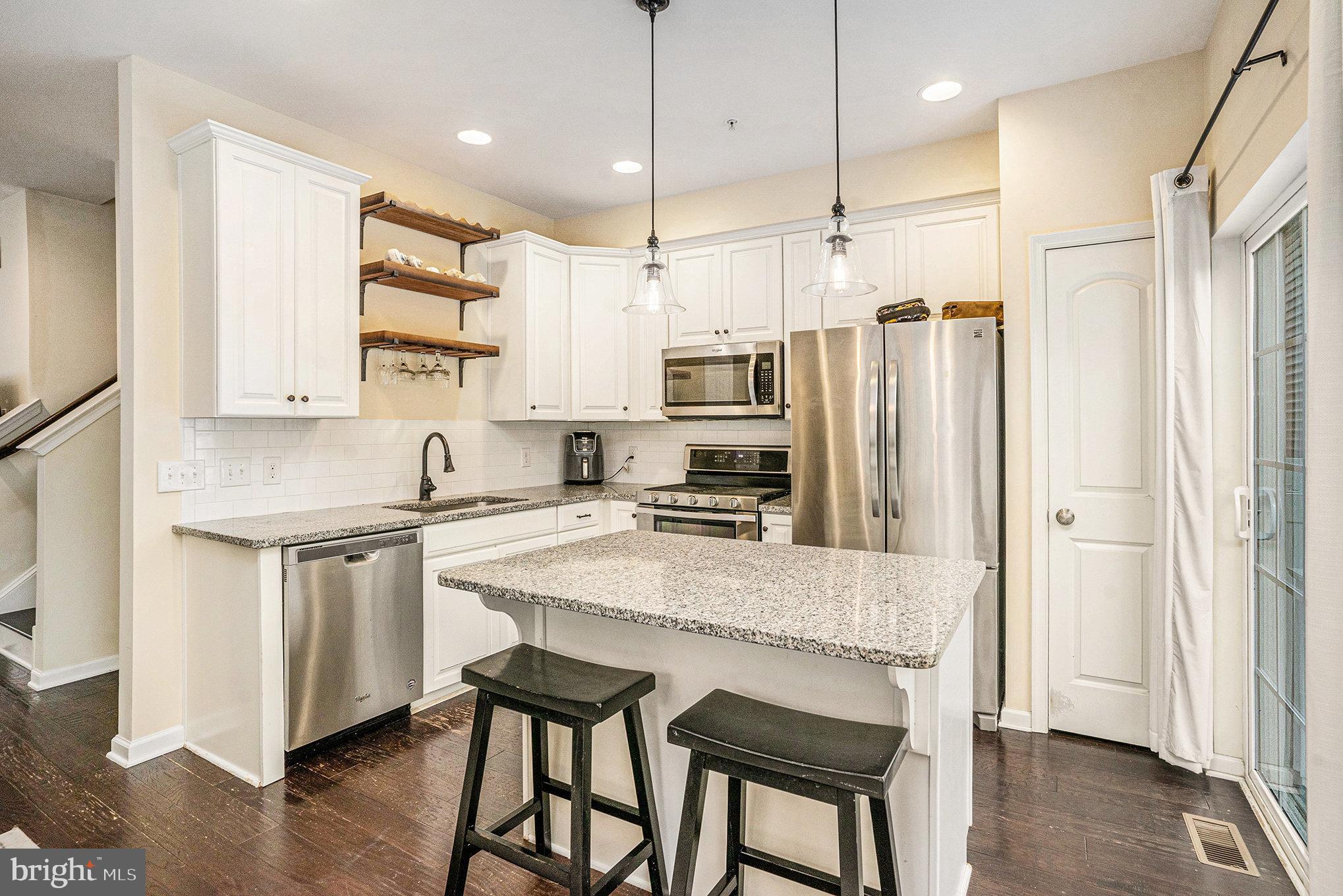 CARRIAGE HILL - Residential Lease