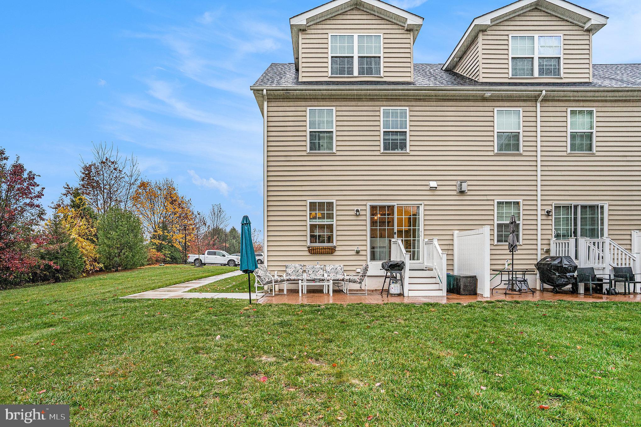 CARRIAGE HILL - Residential Lease