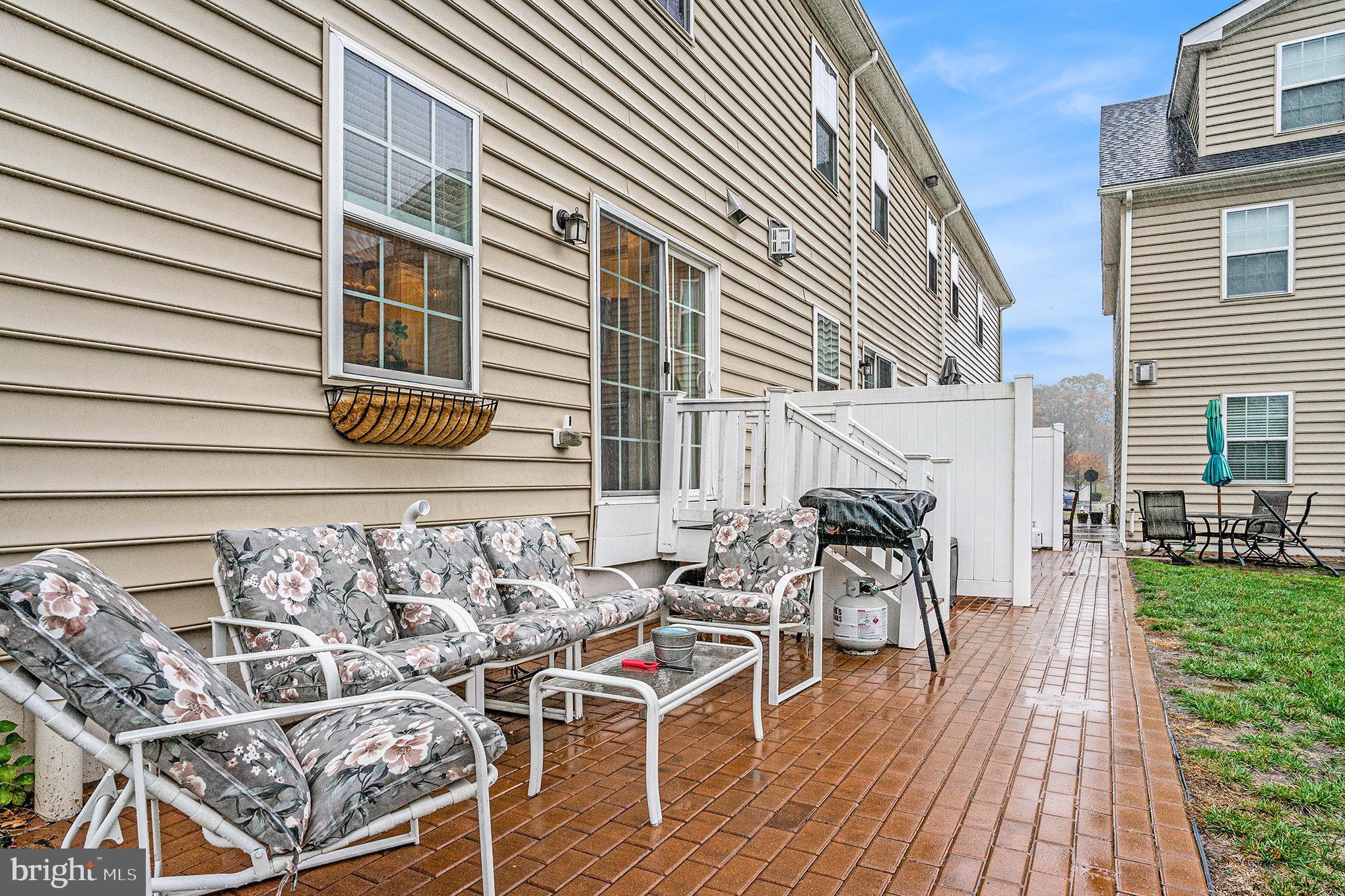 CARRIAGE HILL - Residential Lease