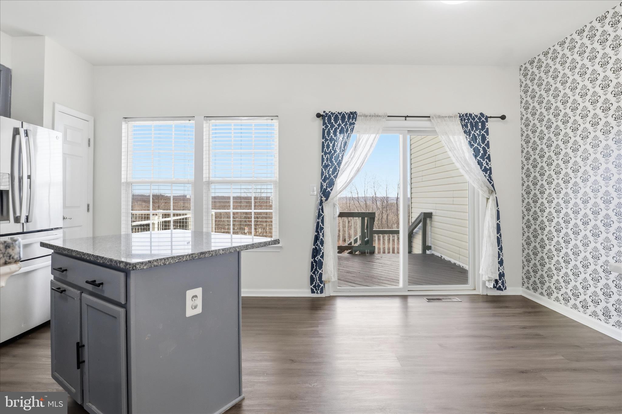 WOODSTREAM - Residential Lease