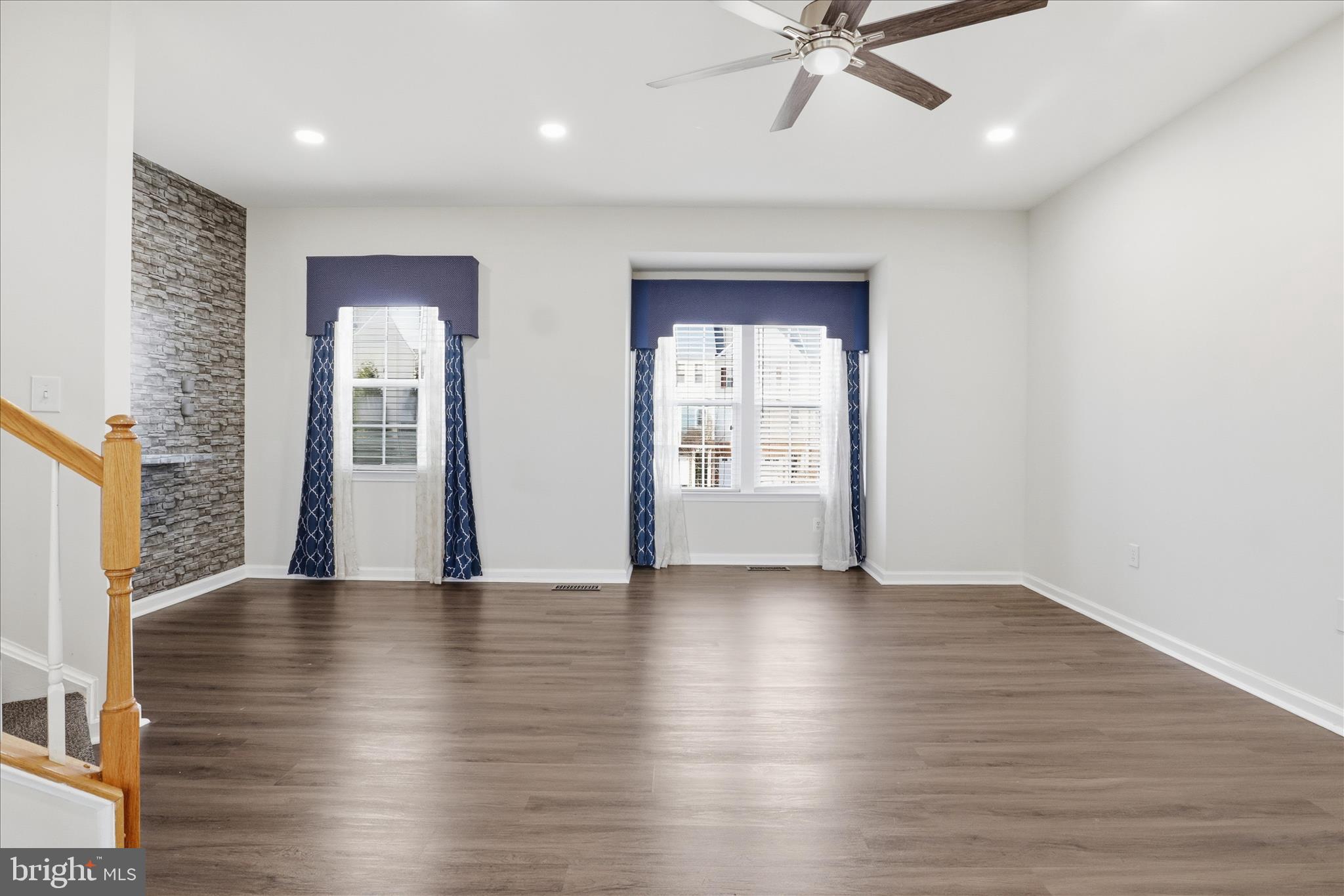 WOODSTREAM - Residential Lease