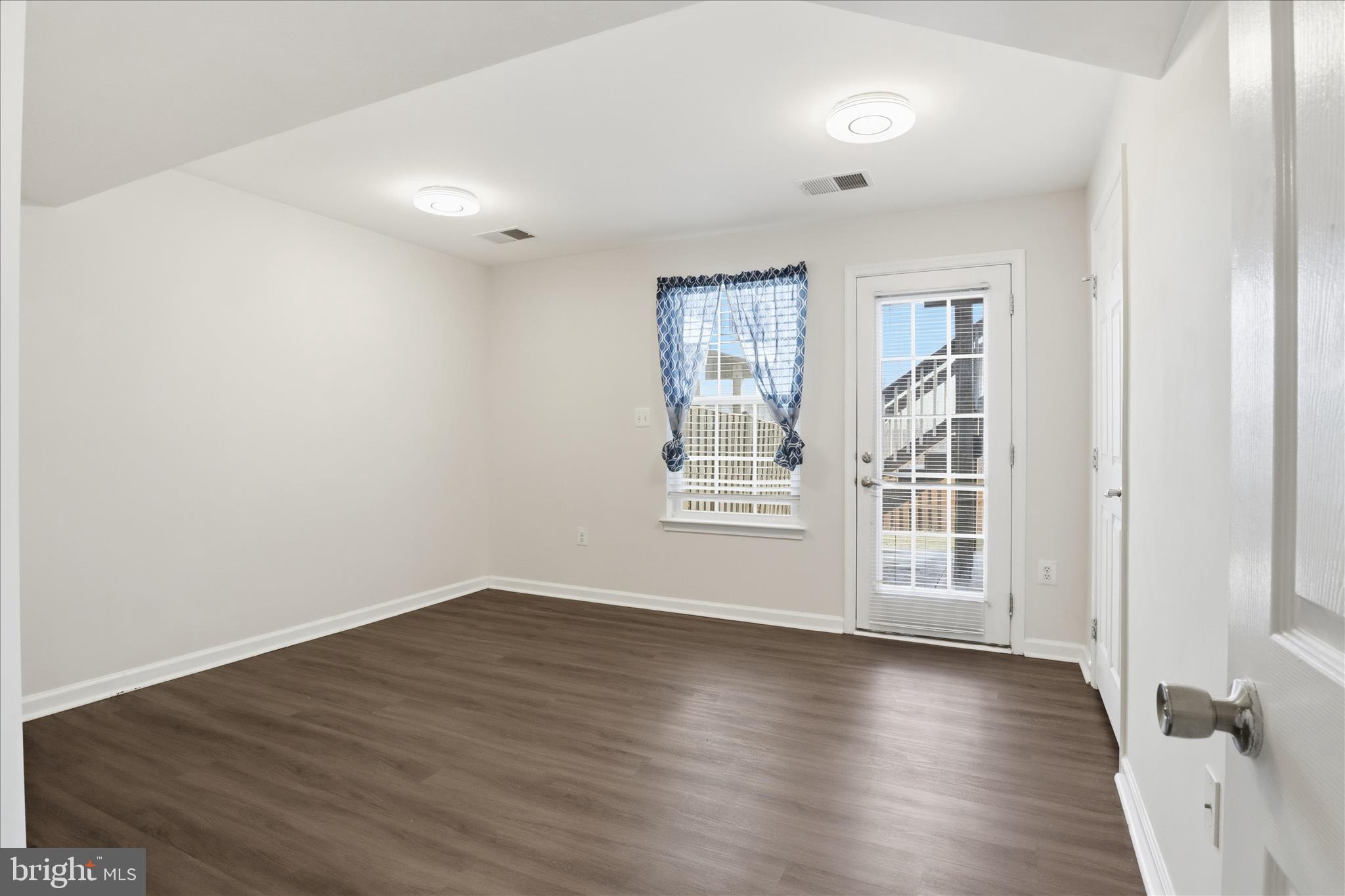 WOODSTREAM - Residential Lease