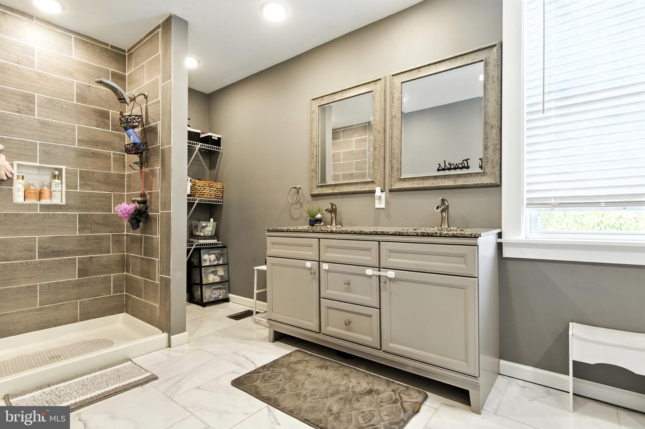 LANCASTER - Residential