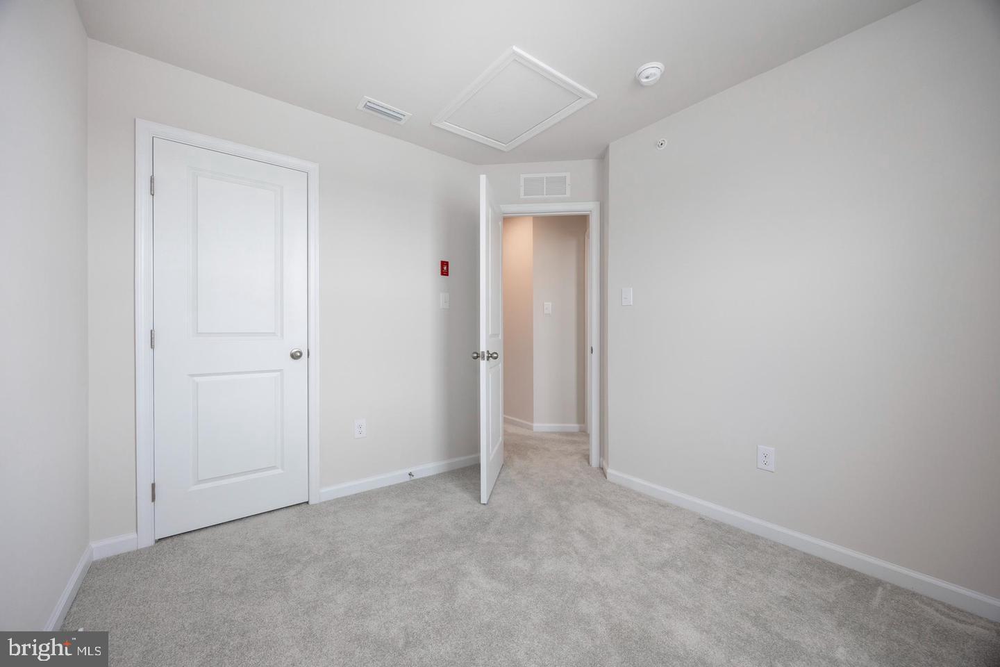 VALLEY SQUARE TOWNS - Residential Lease