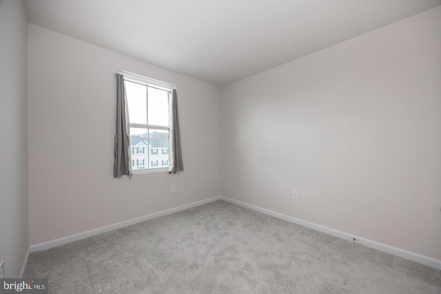 VALLEY SQUARE TOWNS - Residential Lease