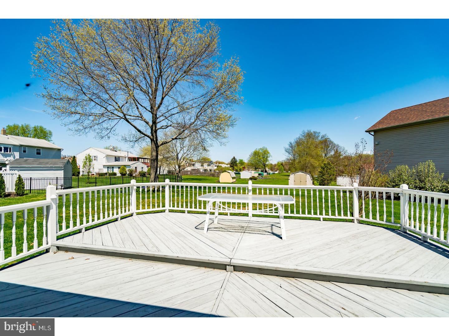 VILLAGE OF NOTTING - Residential
