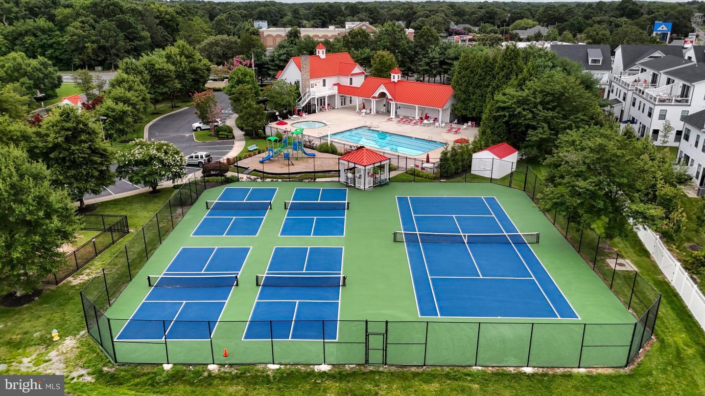 BETHANY LAKES - Residential