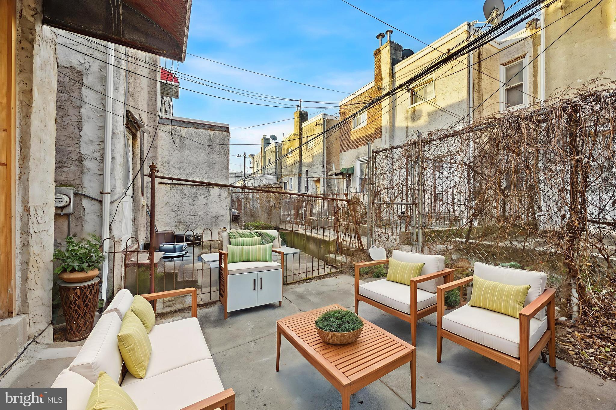 STRAWBERRY MANSION - Residential