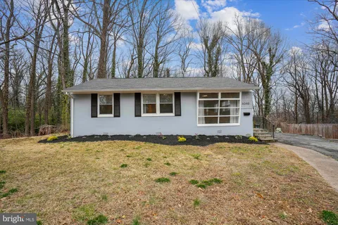 6340 Dogwood Place, Falls Church, VA MLS: VAFX2227900