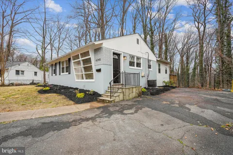 6340 Dogwood Place, Falls Church, VA MLS: VAFX2227900