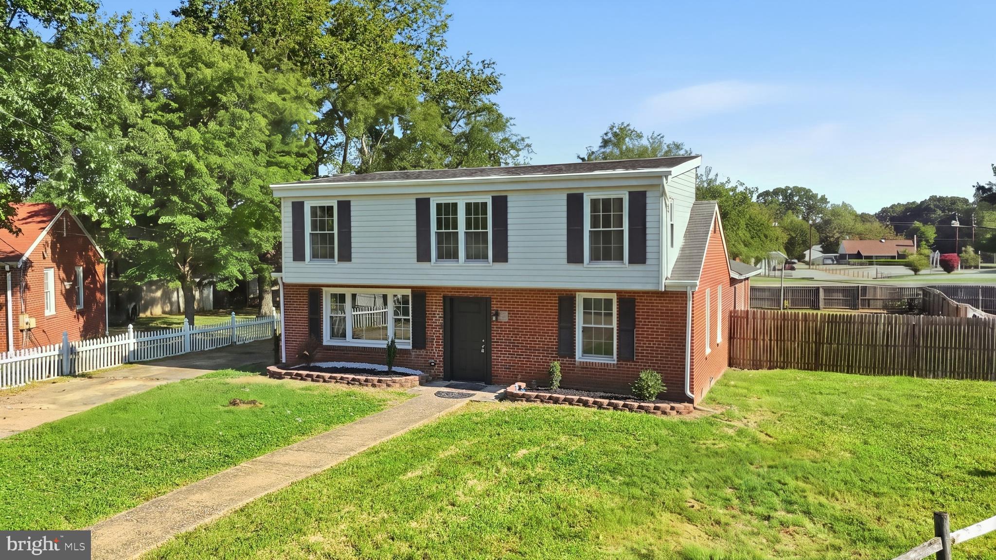 6802 FRIENDSHIP COURT