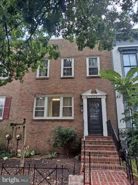 Photo of 1009 E Street SE, WASHINGTON, DC 20003 (MLS # DCDC2278794)