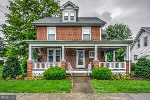 Photo of 131 W Broad Street, New Holland, PA 17557 (MLS # PALA2050898)