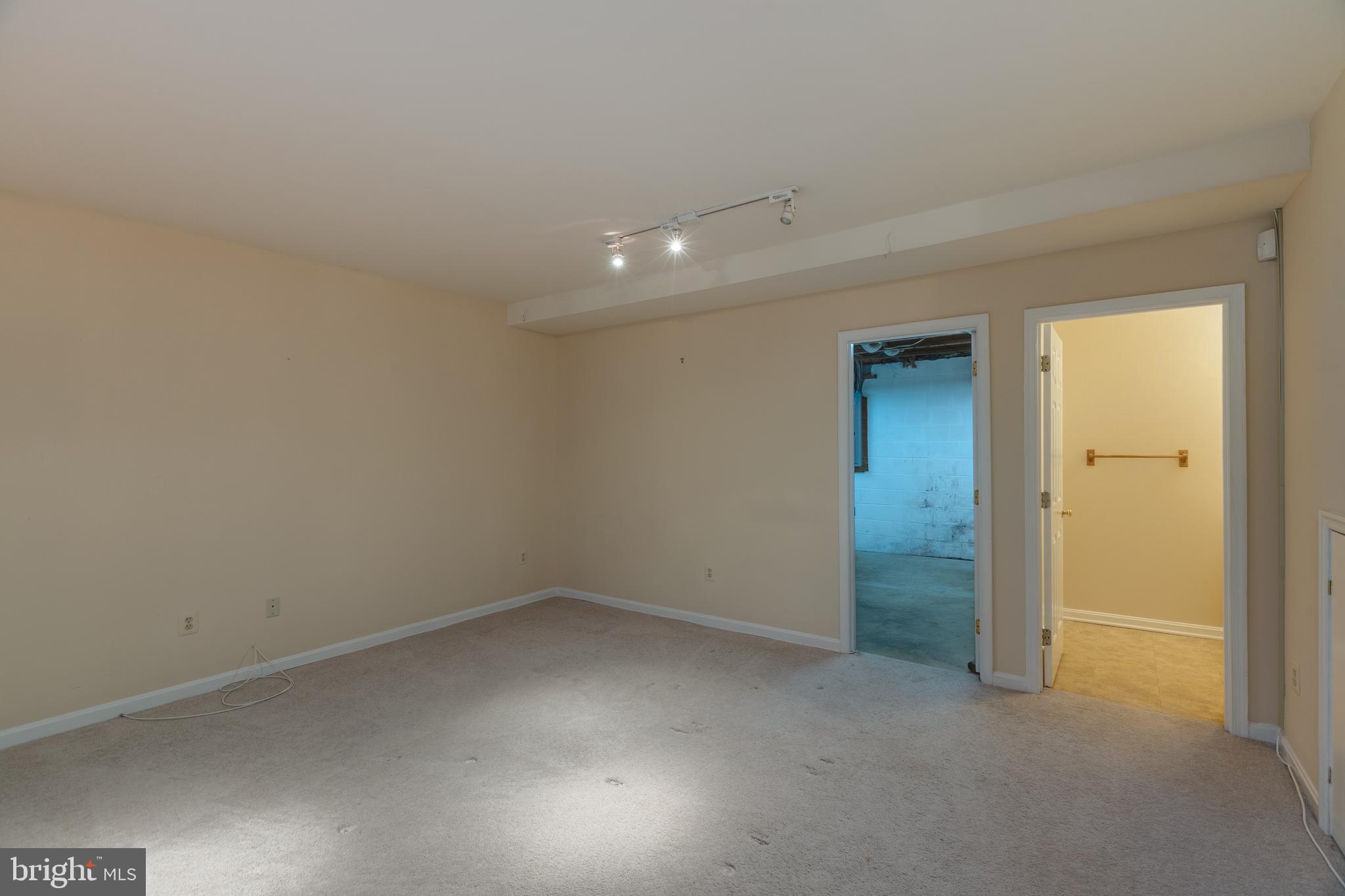 RUNNYMEADE - Residential