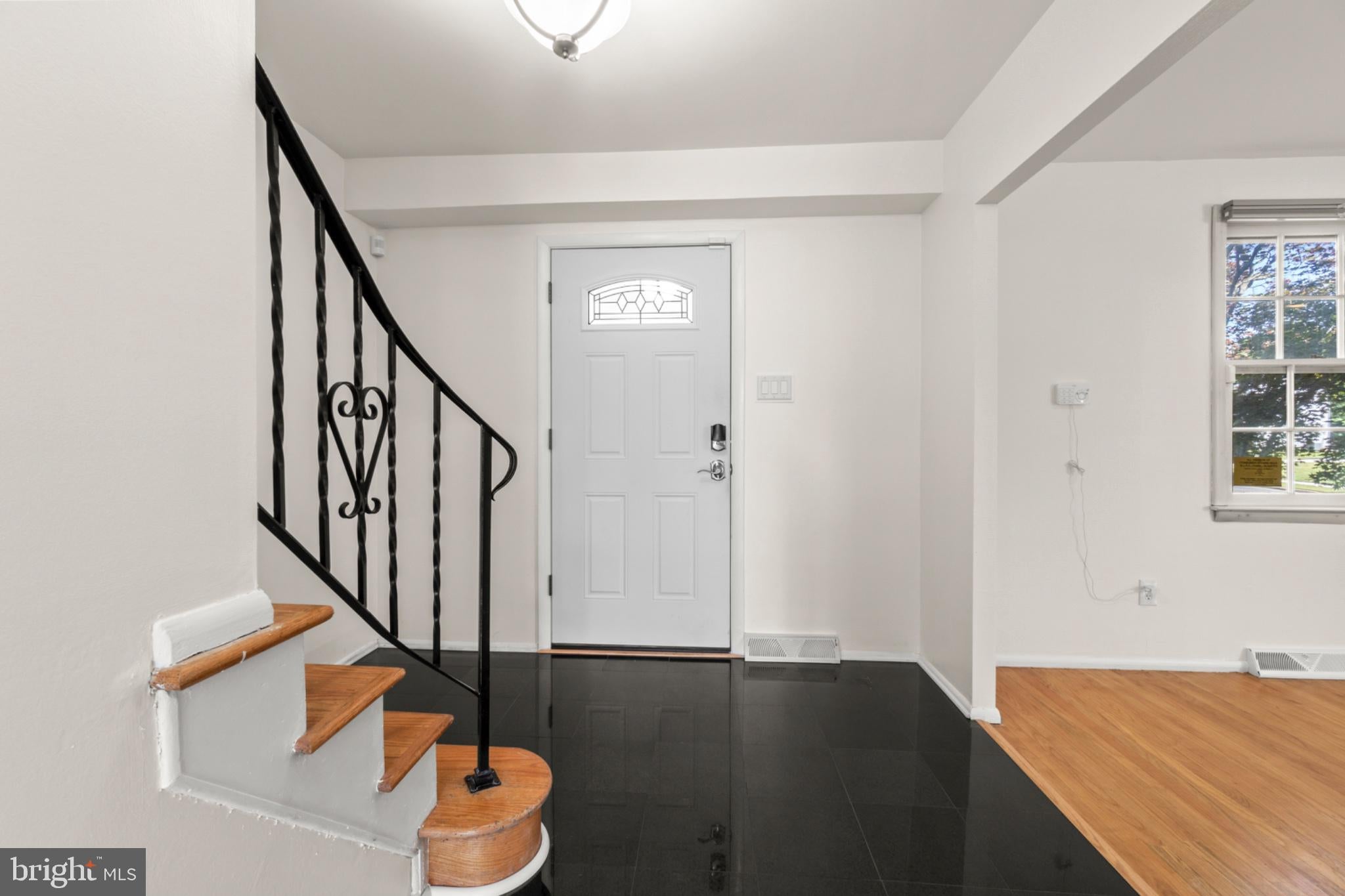 6 STONEBRIDGE ROAD