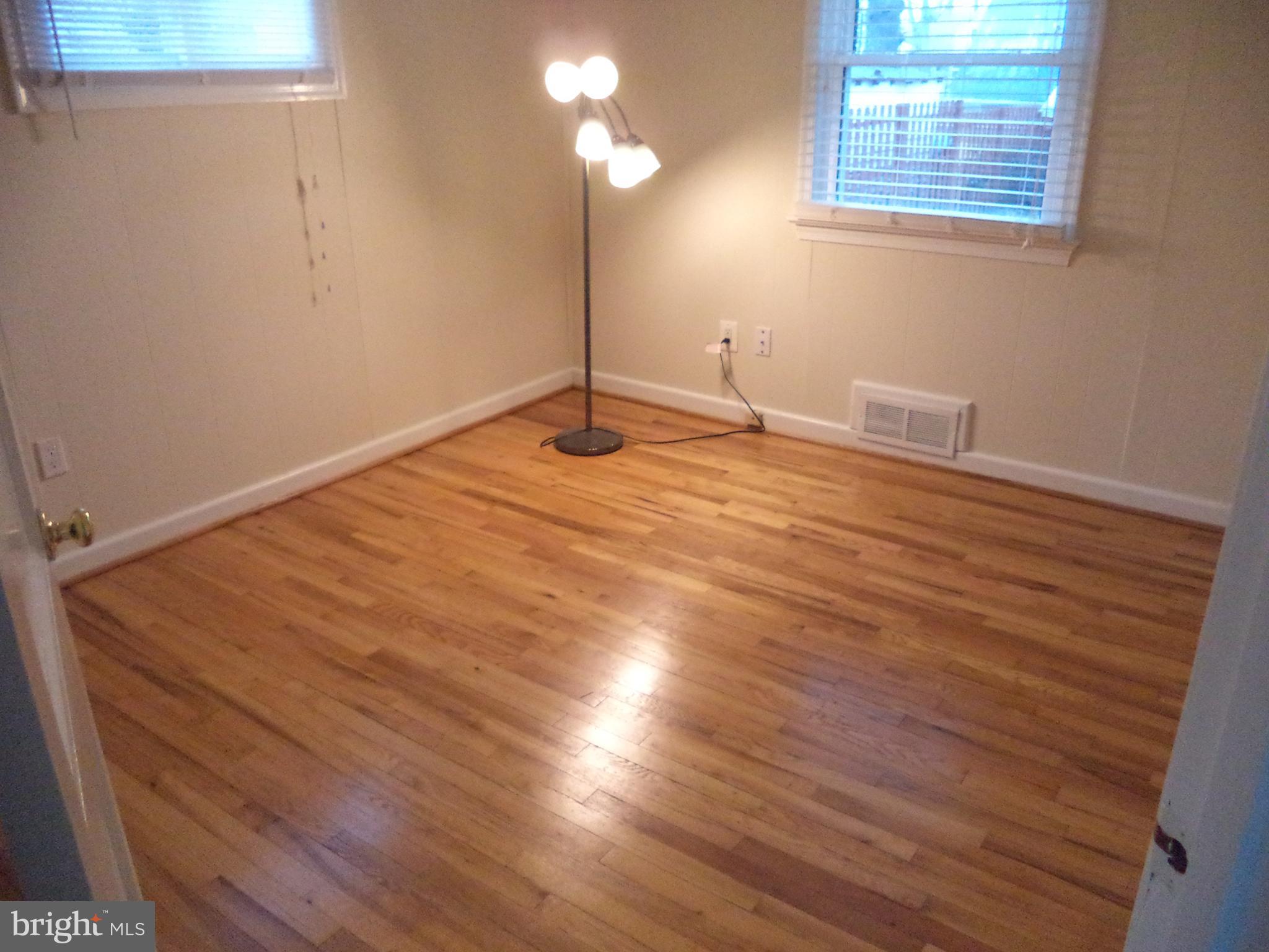 BUCKNELL MANOR - Residential Lease