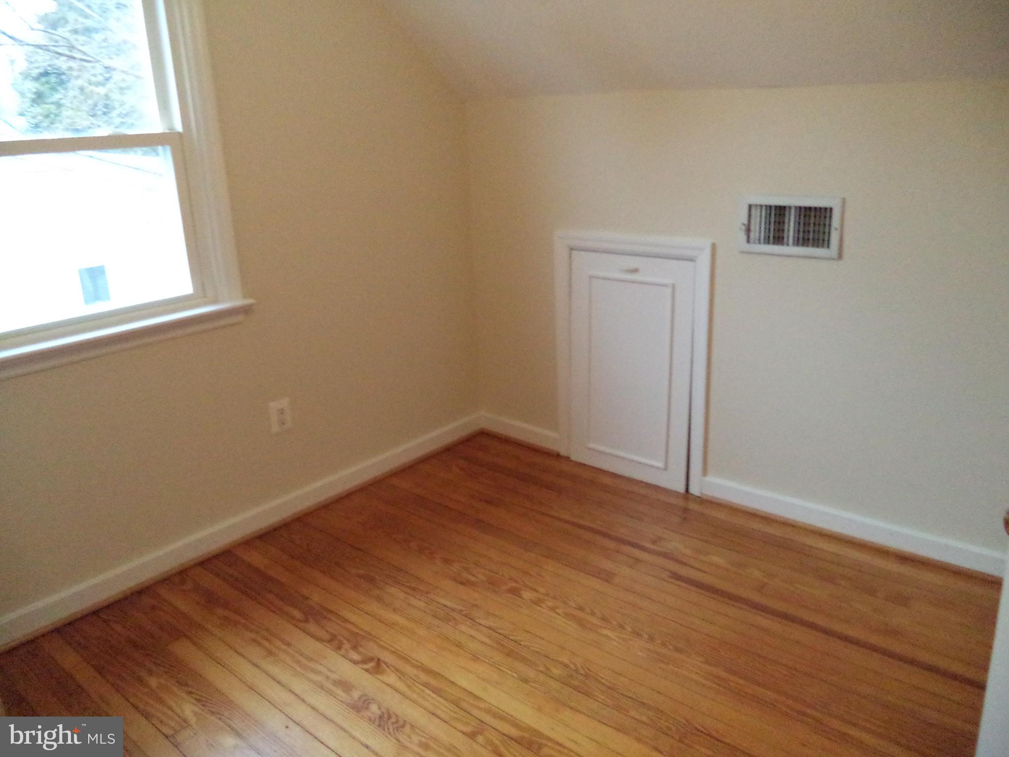 BUCKNELL MANOR - Residential Lease