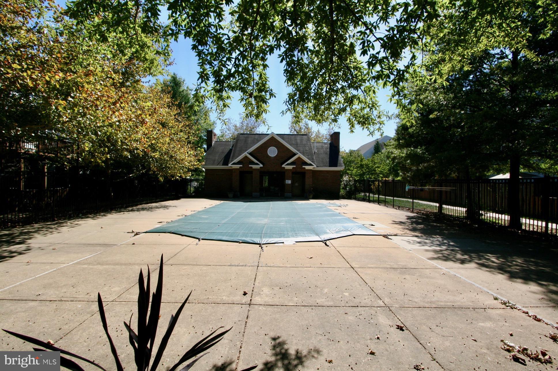 TOWNES AT CAMERON PARKE - Residential