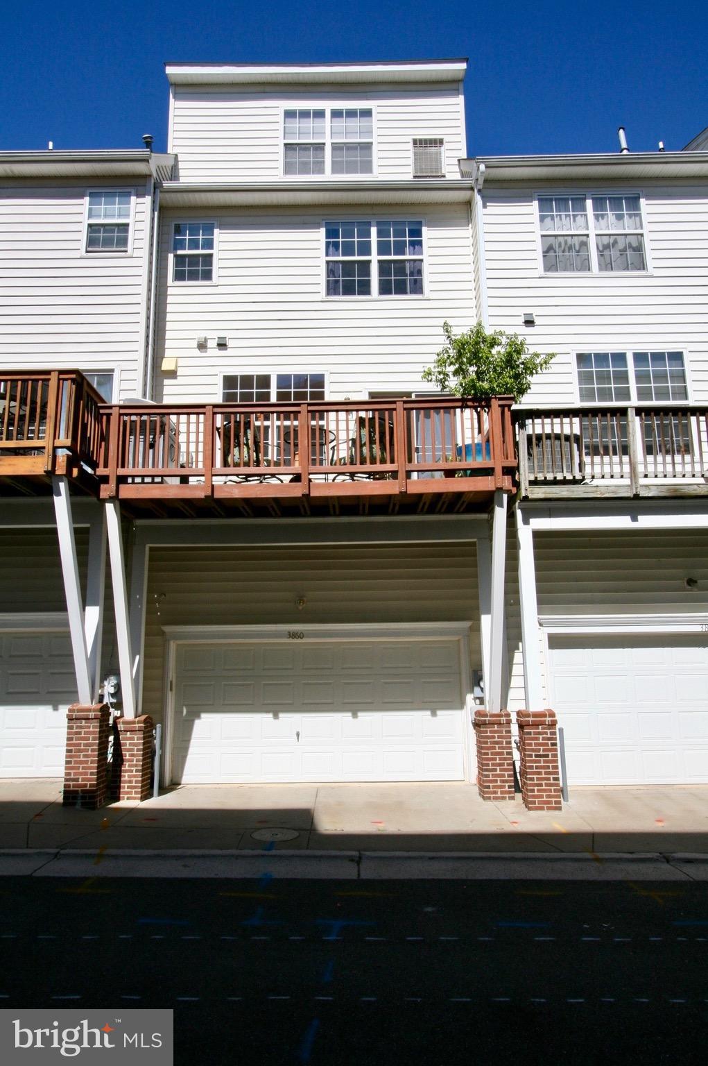 TOWNES AT CAMERON PARKE - Residential