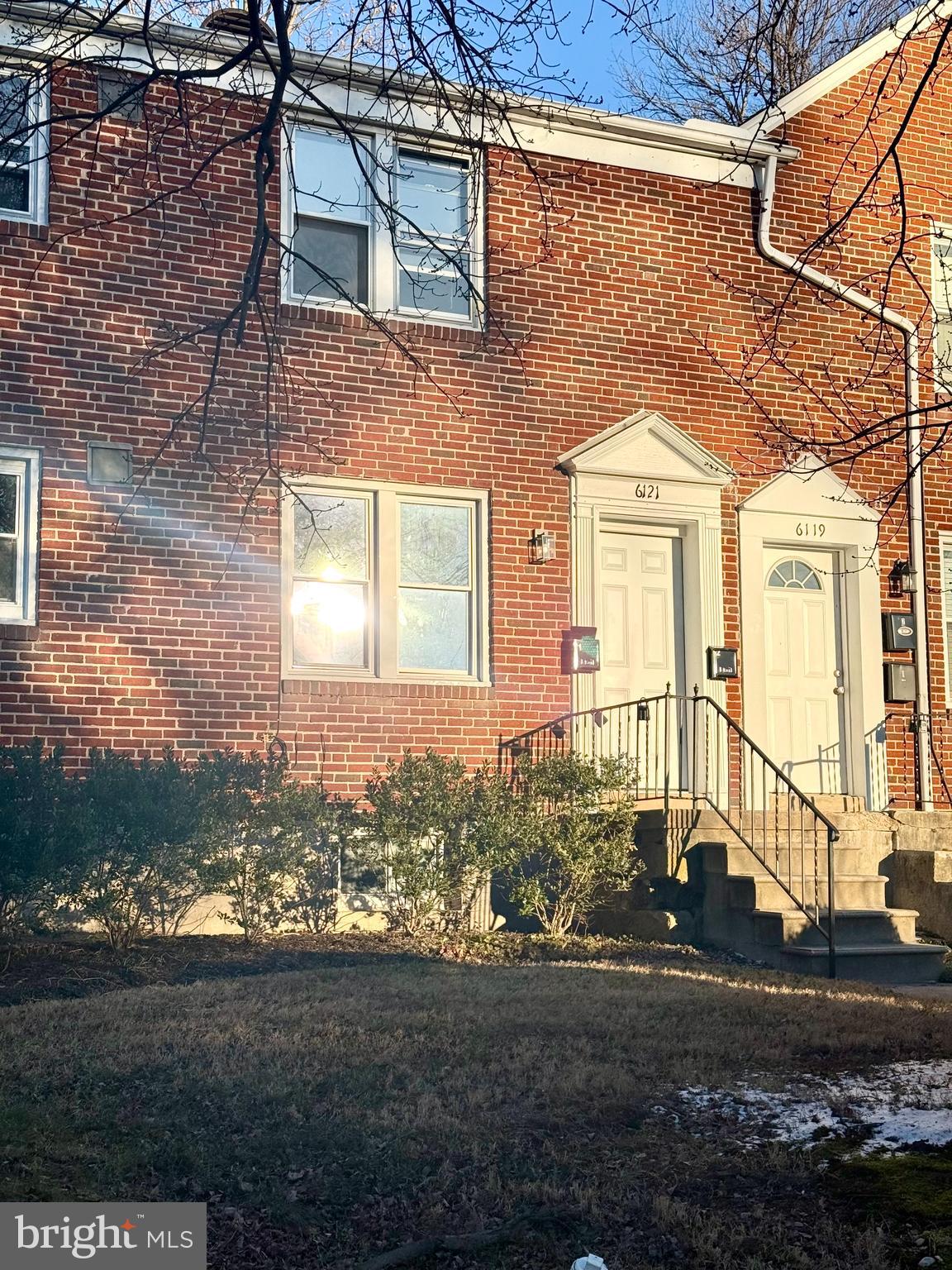 6121 CHINQUAPIN PARKWAY