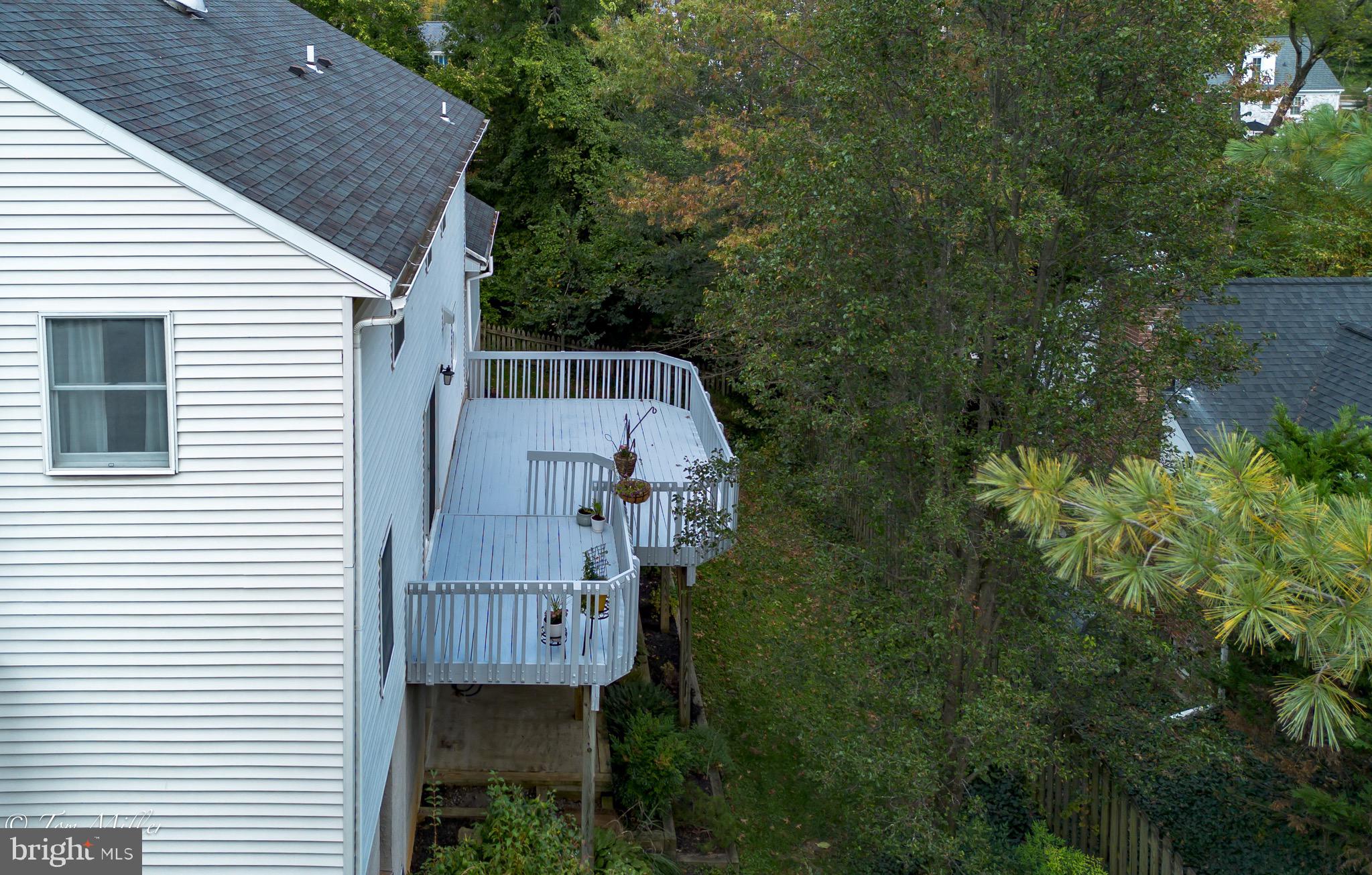 800 CHESTNUT GLEN GARTH