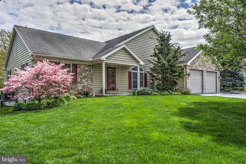 Photo of 377 Farmview Drive, East Earl, PA 17519 (MLS # PALA2050304)