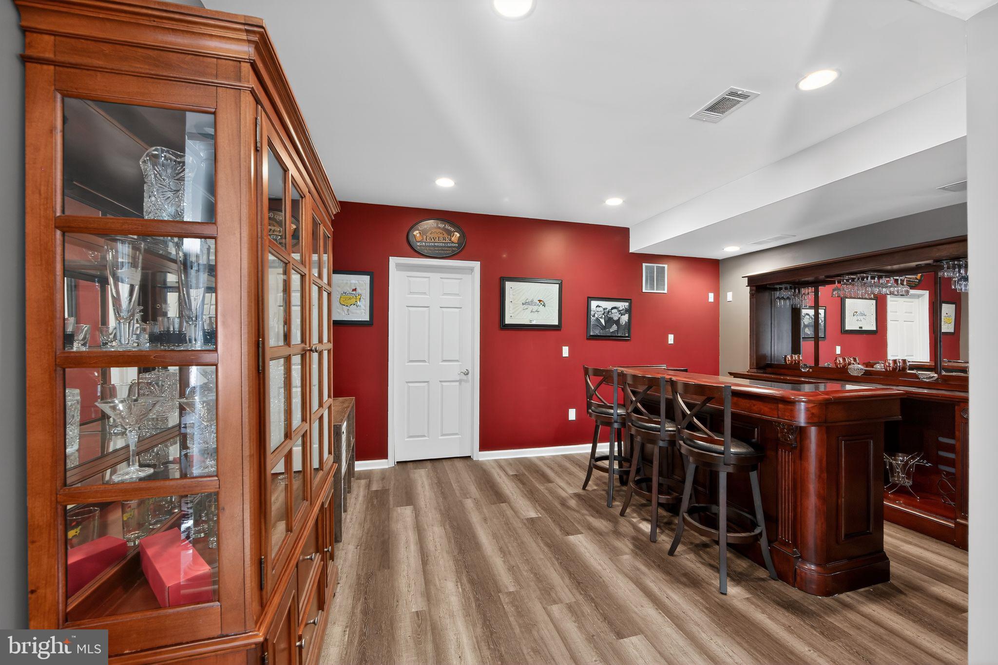 VIRGINIA GLEN - Residential