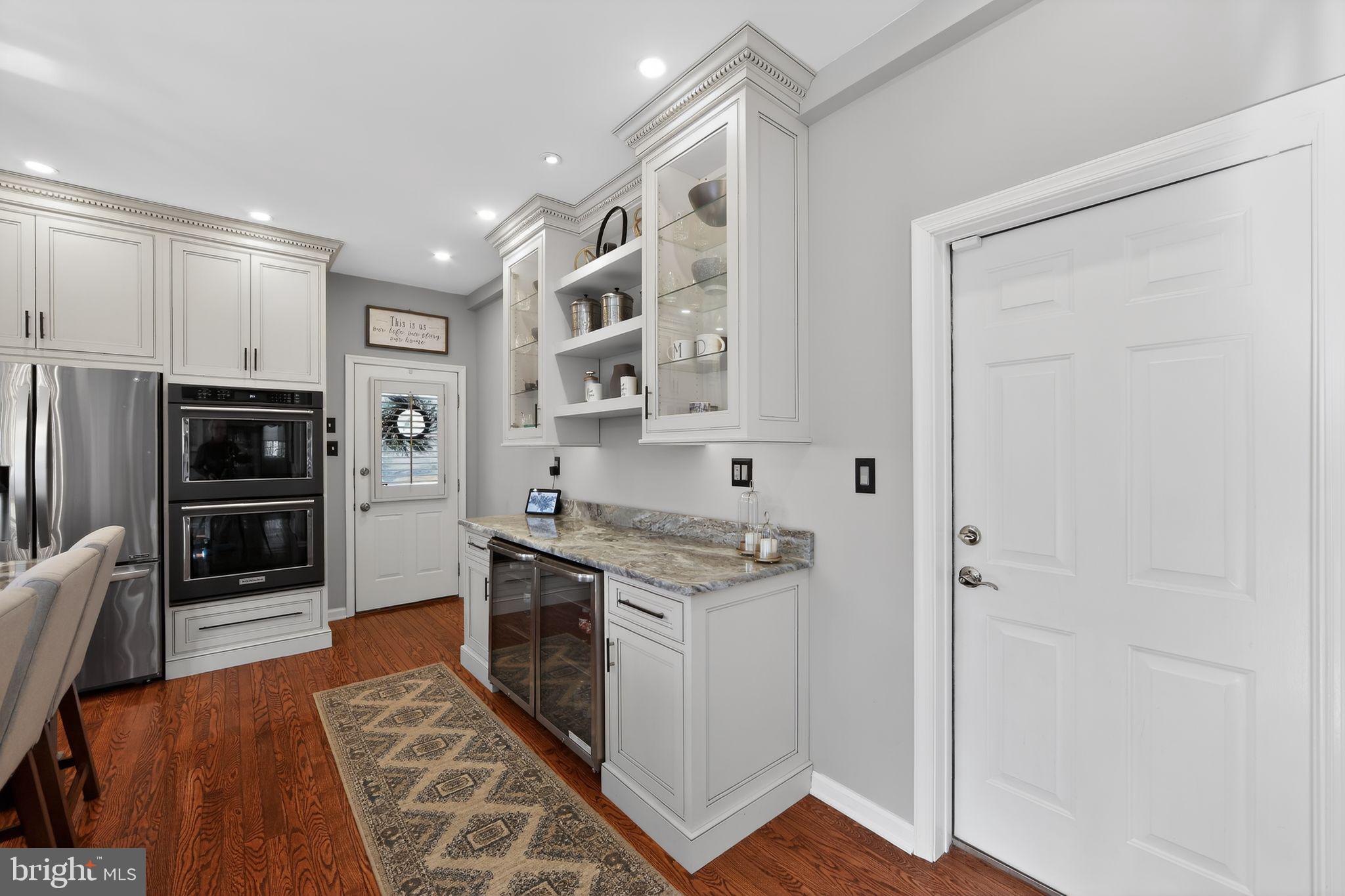 VIRGINIA GLEN - Residential