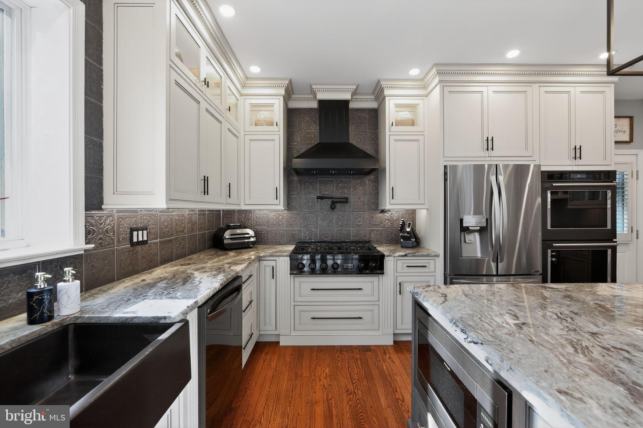 VIRGINIA GLEN - Residential