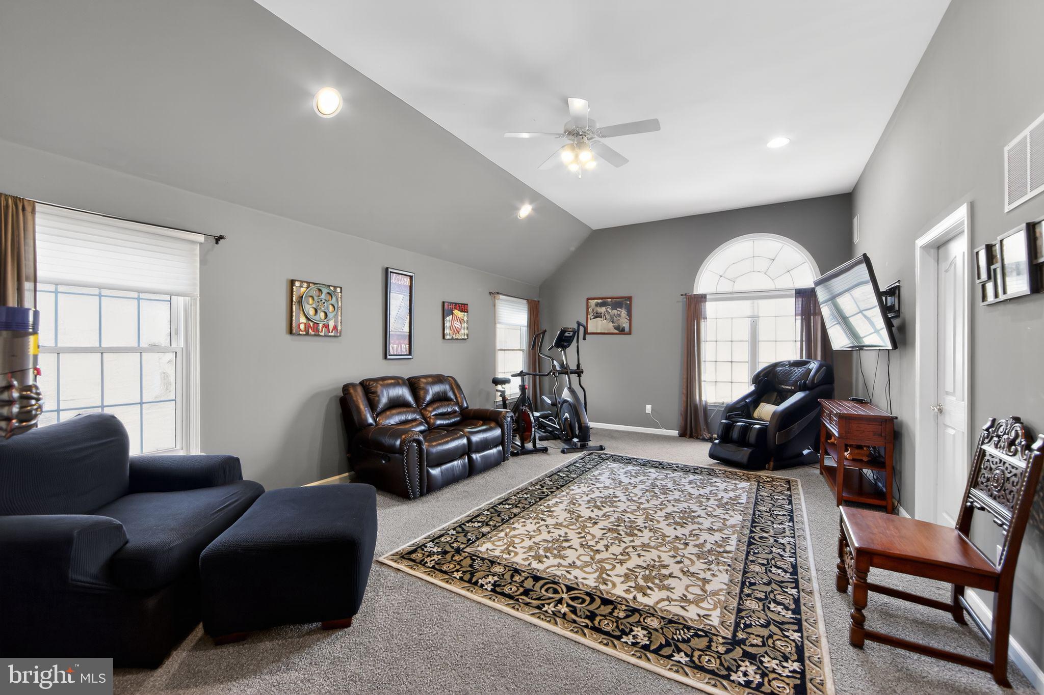 VIRGINIA GLEN - Residential