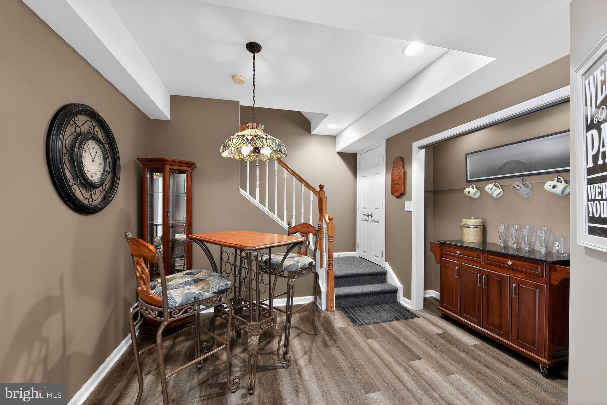 VIRGINIA GLEN - Residential