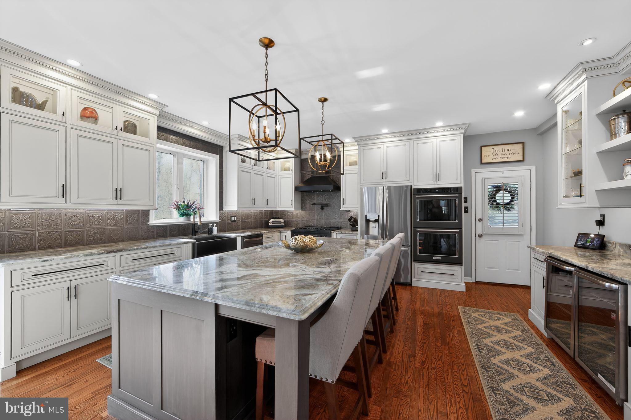 VIRGINIA GLEN - Residential