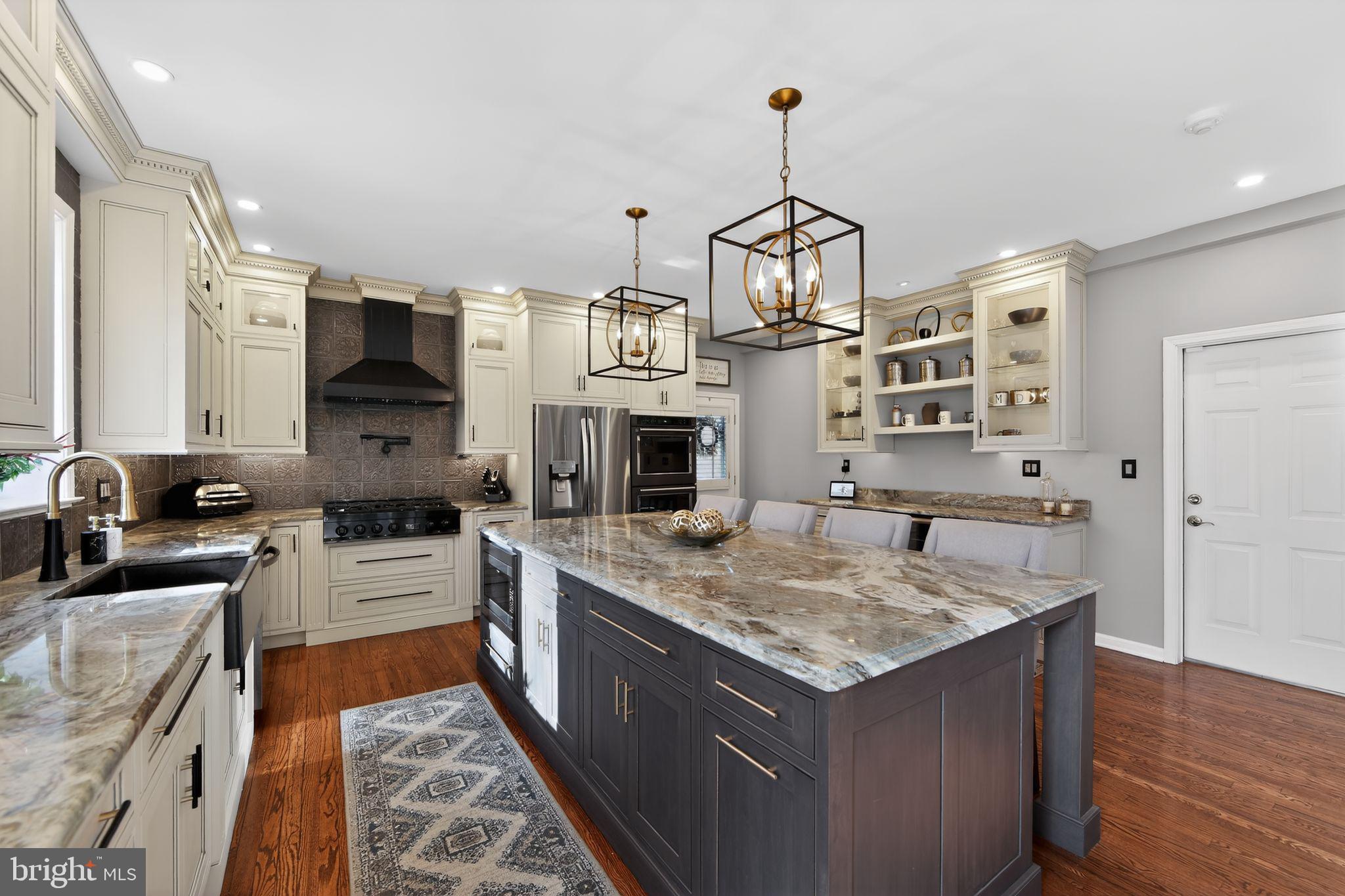 VIRGINIA GLEN - Residential