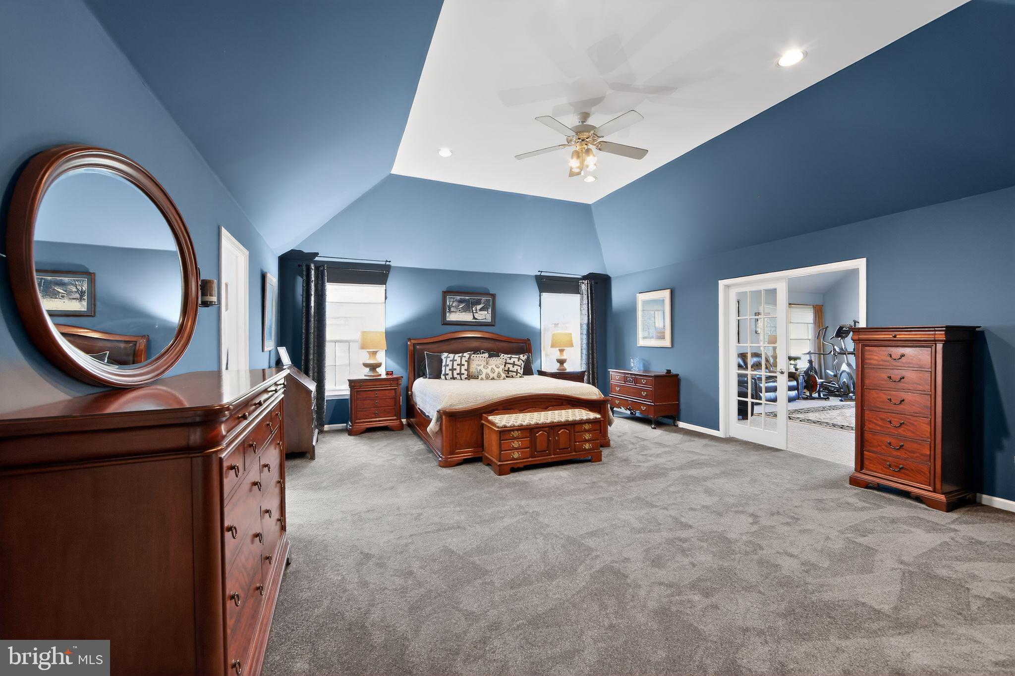 VIRGINIA GLEN - Residential