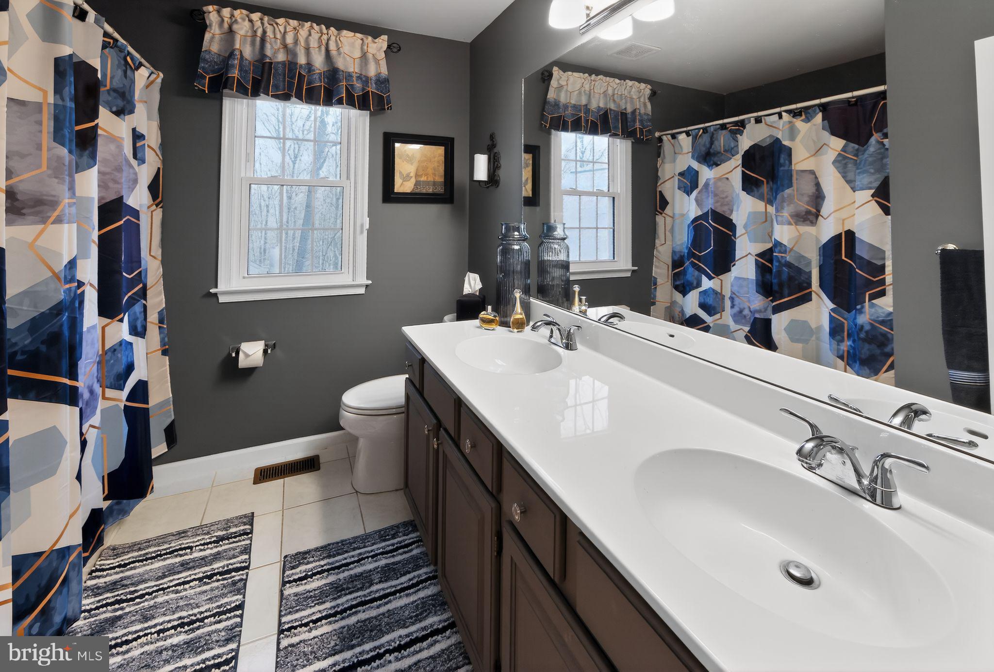 VIRGINIA GLEN - Residential