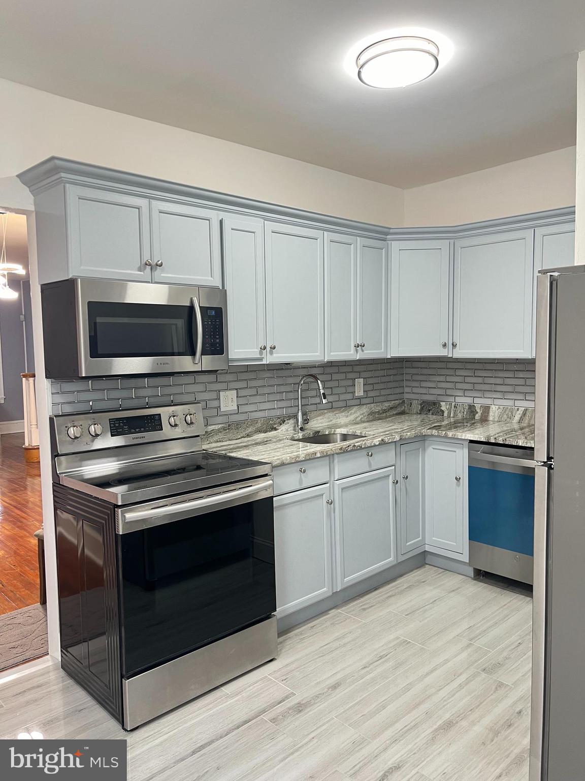 LAWNCREST - Residential