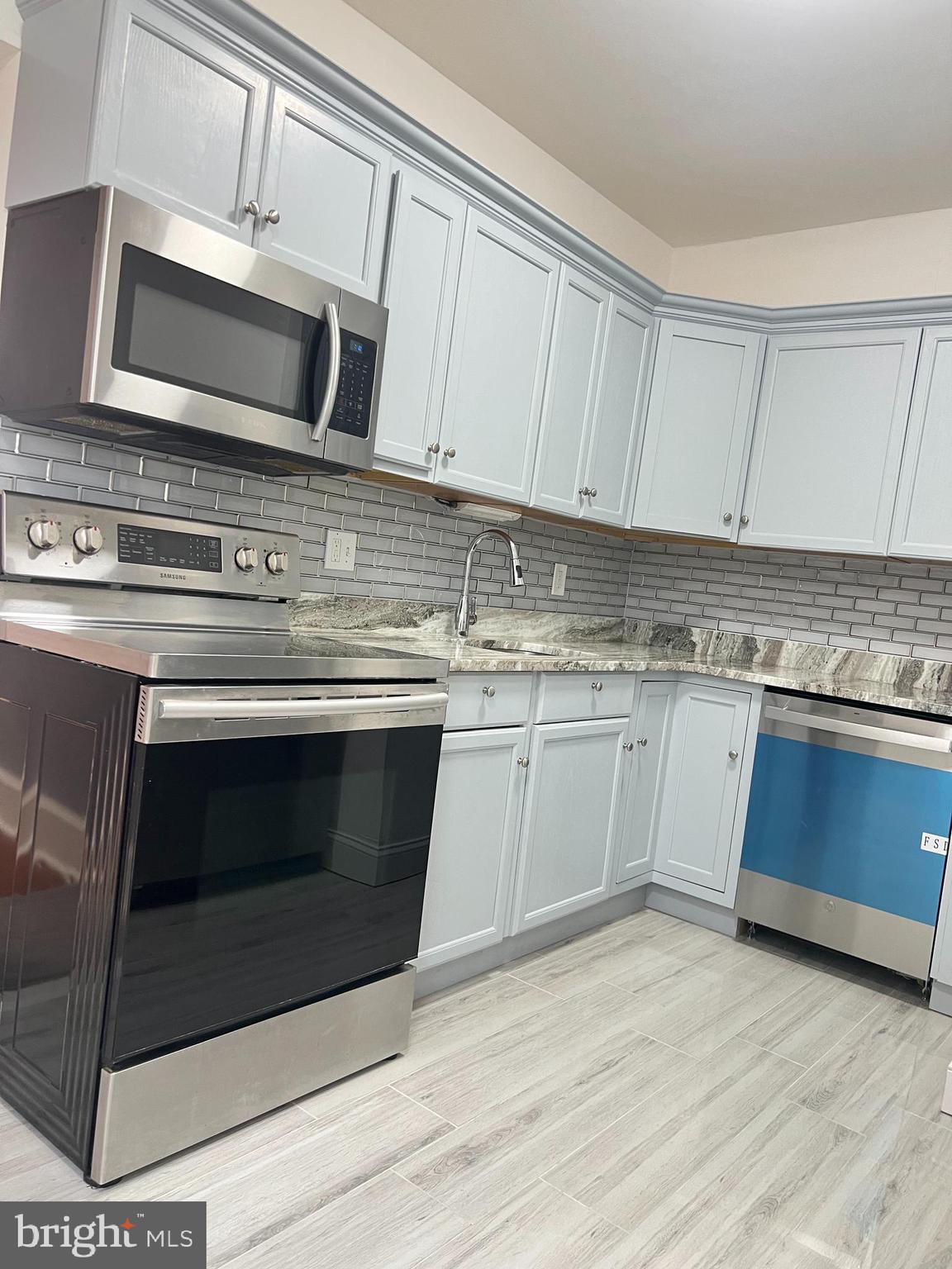 LAWNCREST - Residential