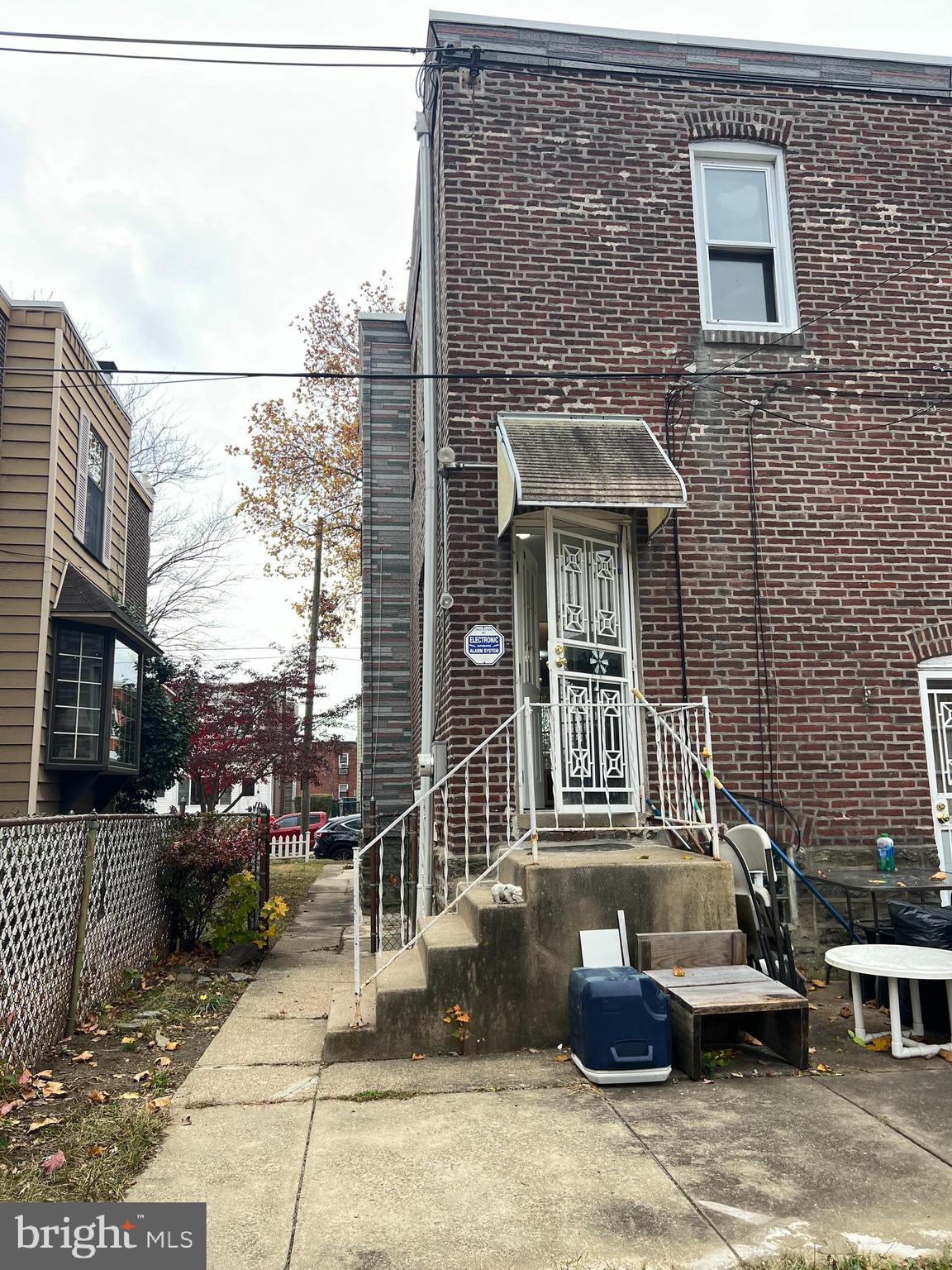 LAWNCREST - Residential