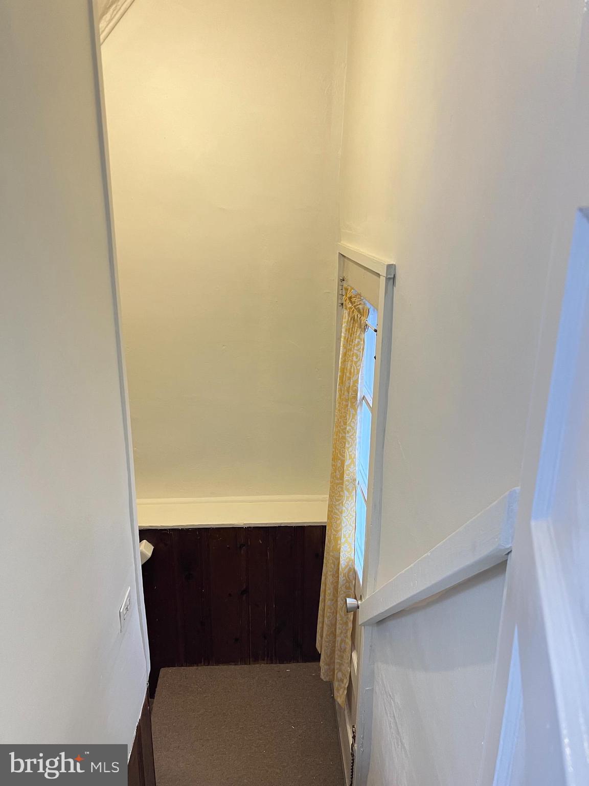 LAWNCREST - Residential