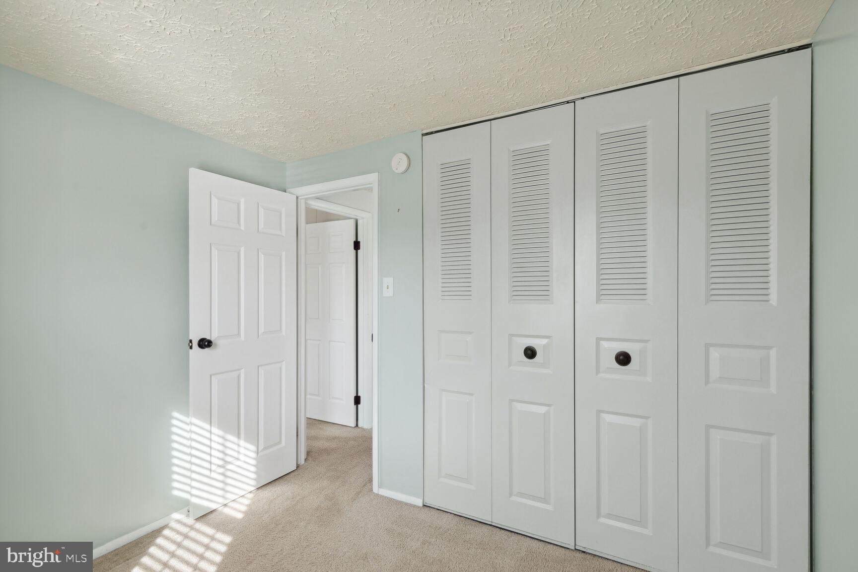 DAMASCUS MANOR - Residential Lease