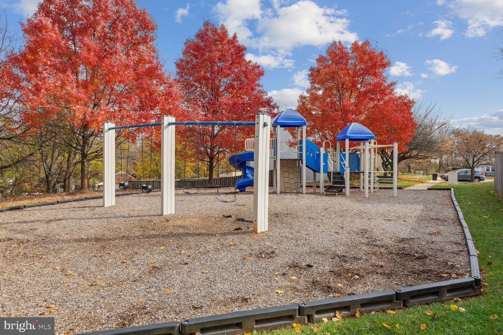 DAMASCUS MANOR - Residential Lease