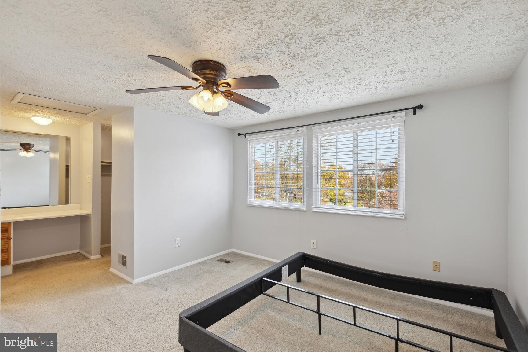 DAMASCUS MANOR - Residential Lease