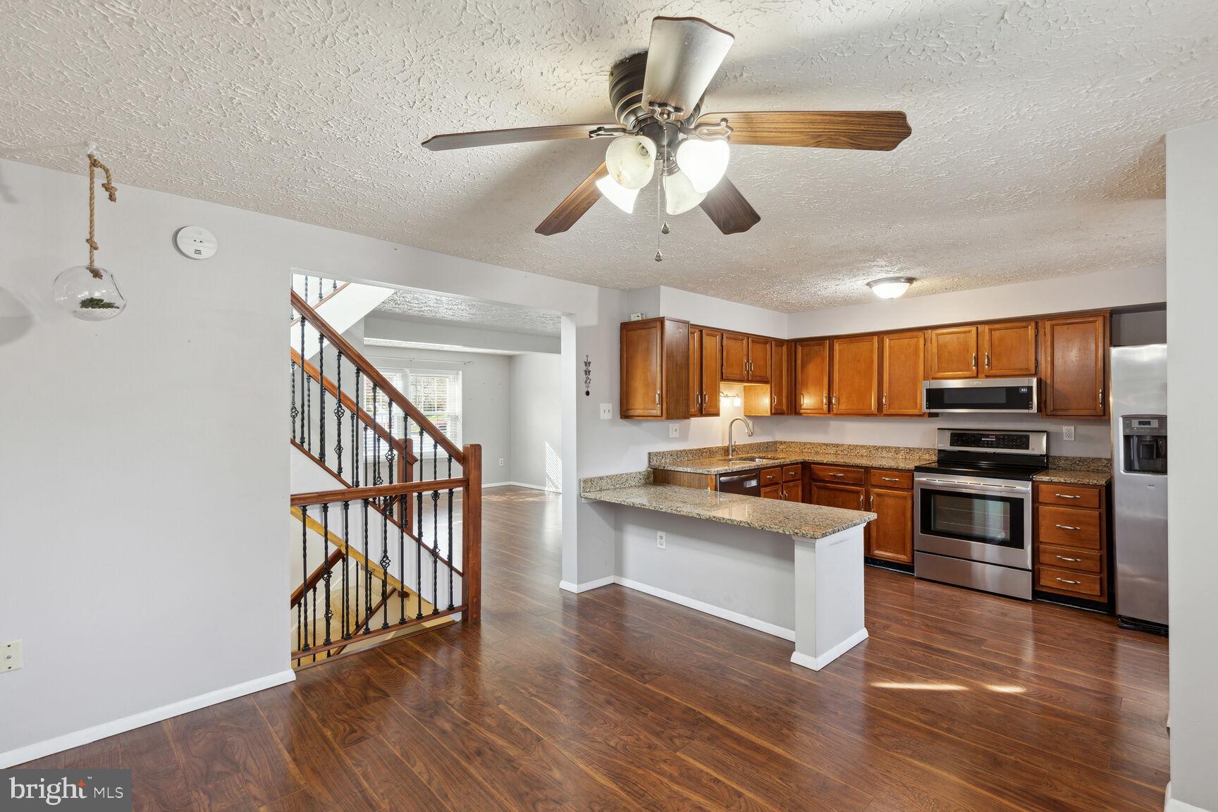 DAMASCUS MANOR - Residential Lease