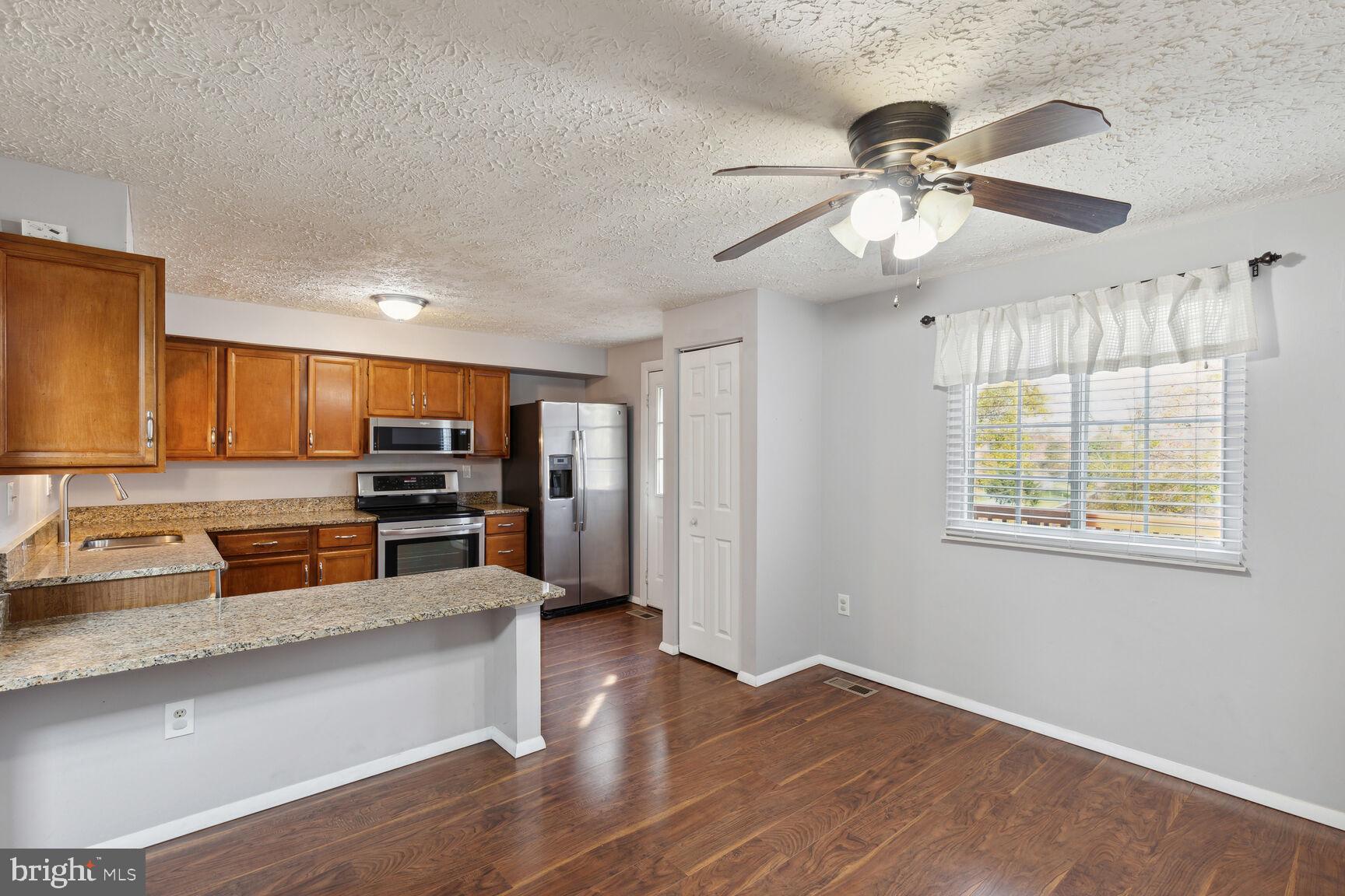 DAMASCUS MANOR - Residential Lease