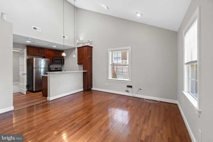 Rare opportunity to own a beautiful, cozy, move-in ready condo in the heart of the Museum District!
This home has been well maintained and modernly updated including fresh new paint, granite countertops, and recessed lighting throughout.
The kitchen has stainless steel appliances, pendant lights over the bar area, plenty of cabinets, and is open to the living/dining areas with a skylight, providing the perfect amount of natural lighting.
The bedroom is a great size with a large closet and convenient in-unit laundry. The condo fee includes water, sewer, trash, landscaping, and building insurance making for less utility bills and less maintenance.
Parking is also hassle-free at this corner unit with your own dedicated space plus plenty of off street parking available right off the building.
Being nestled away on a quiet street yet so conveniently close to museums, and all the shops & restaurants of Carytown make this the absolute perfect location. Welcome home!