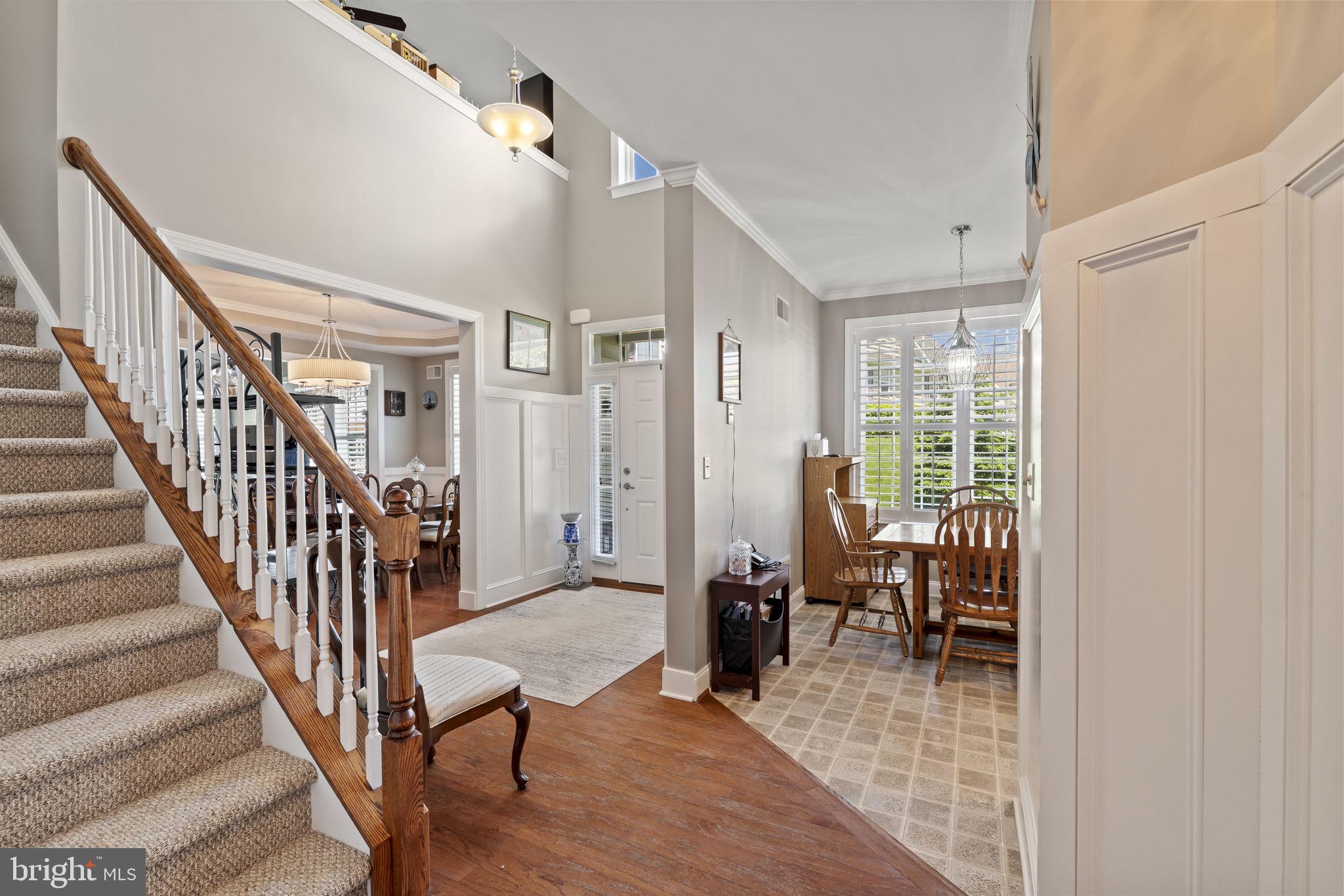 1733 WISTERIA LANE 29