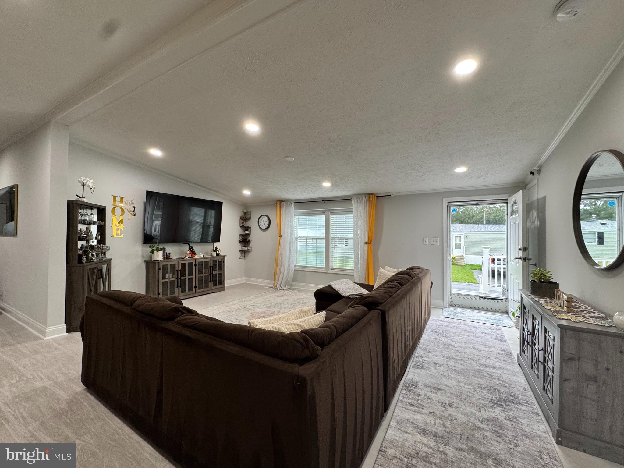 COUNTRY ESTATES - Residential